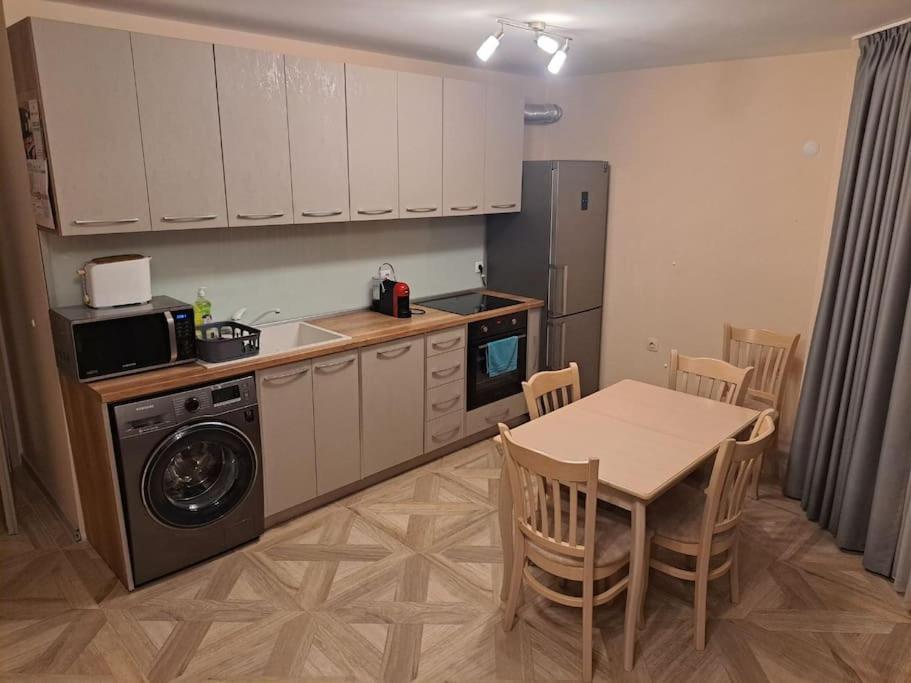 Markapart 3 - Apartment In Downtown Ruse Eksteriør billede
